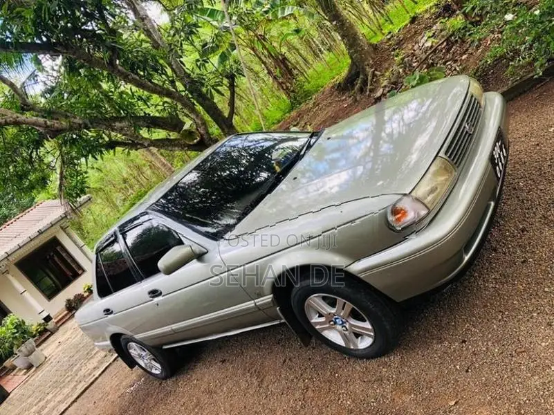 Nissan Sunny 1993