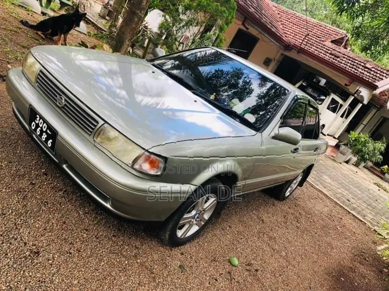 Nissan Sunny 1993
