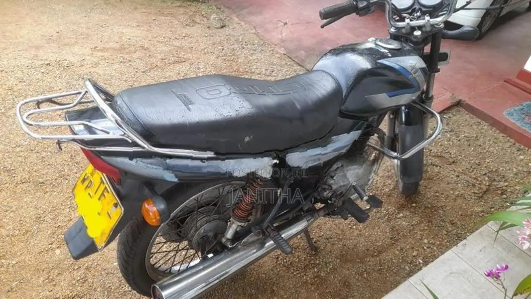 Bajaj CT100 2006