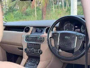 Land Rover Discovery 4S 2016
