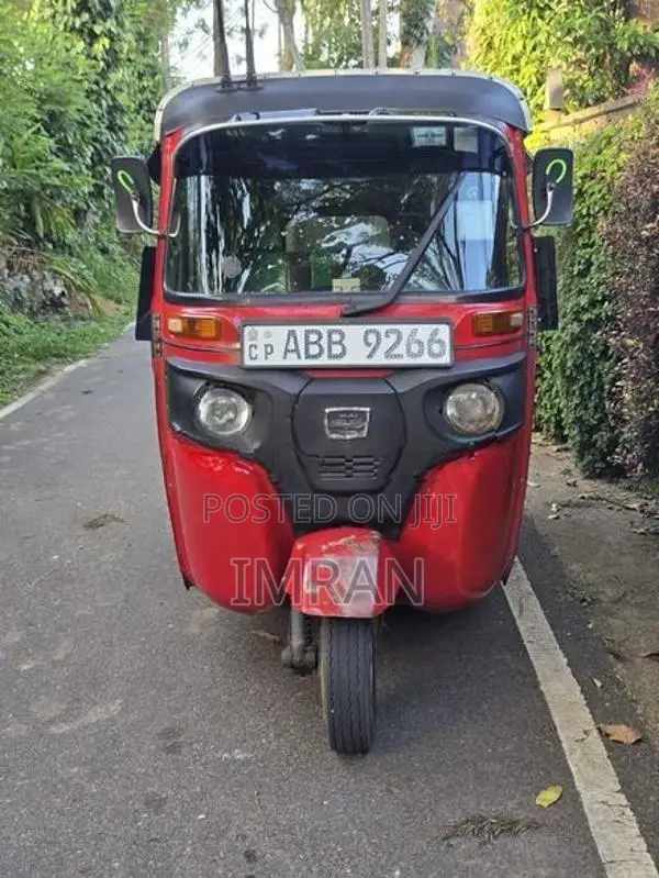 Bajaj RE 2015