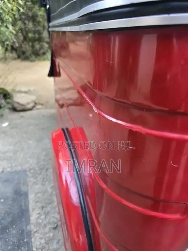 Bajaj RE 2015