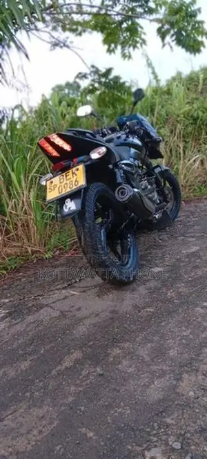 Bajaj Pulsar 180 2016