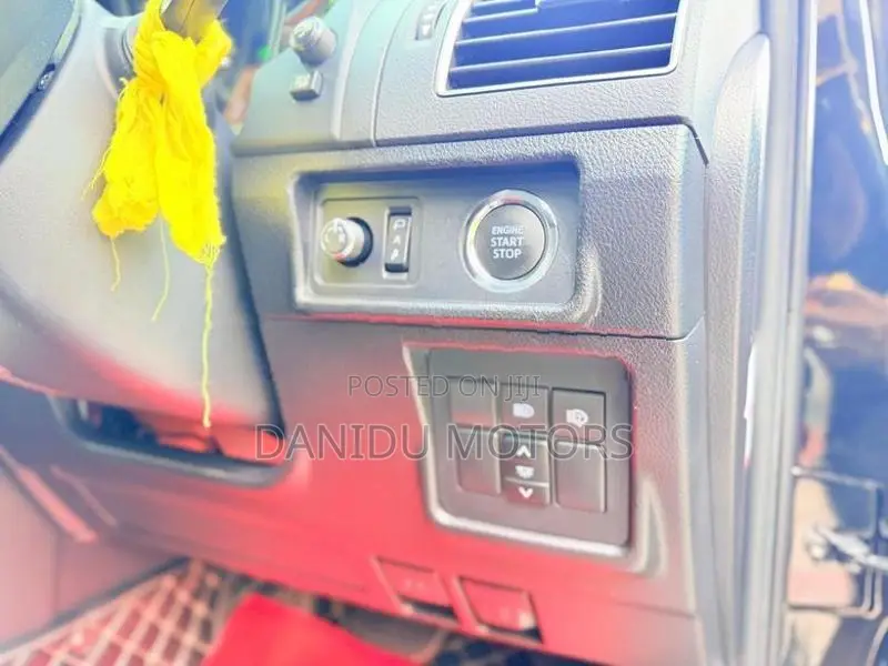 Toyota Land Cruiser Prado TX 150 2023
