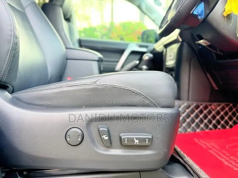 Toyota Land Cruiser Prado TX 150 2023