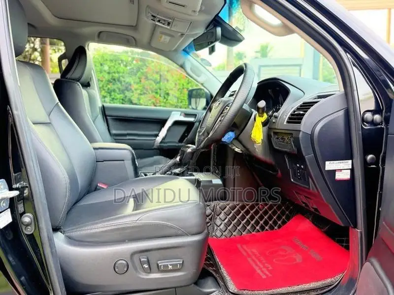 Toyota Land Cruiser Prado TX 150 2023