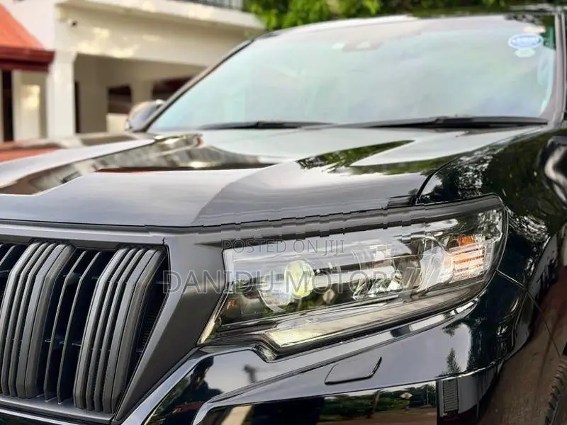 Toyota Land Cruiser Prado TX 150 2023