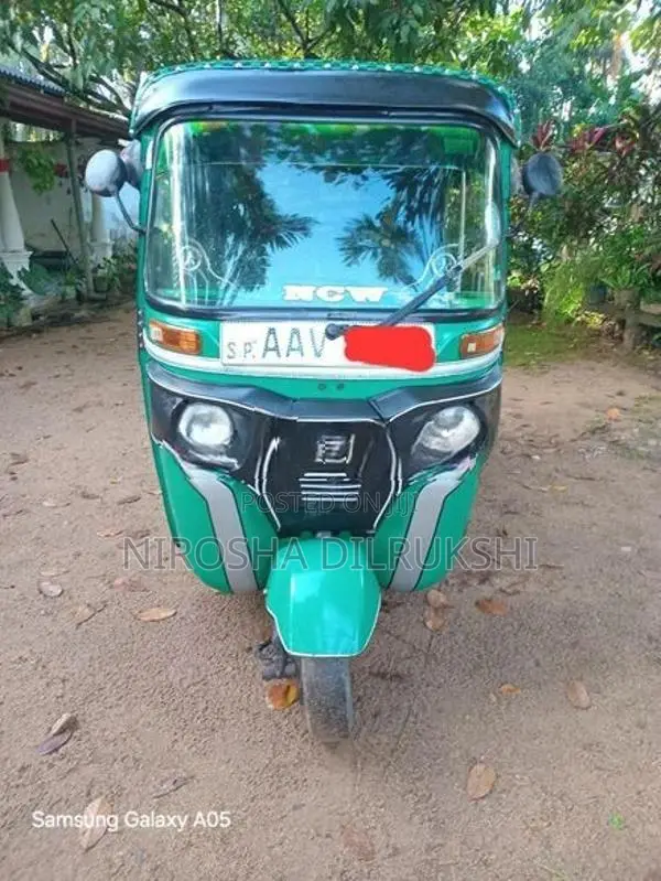 Bajaj RE Tree Wheel 2014