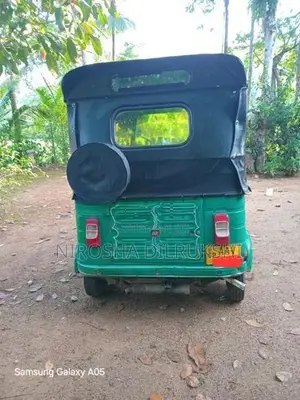 Bajaj RE Tree Wheel 2014