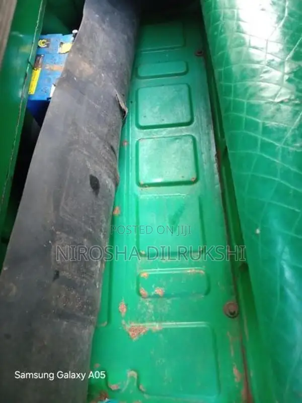 Bajaj RE Tree Wheel 2014