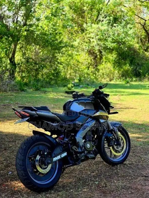 Bajaj Pulsar NS200 2025