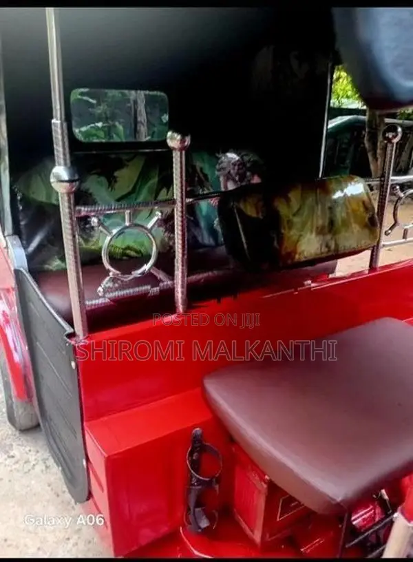 Bajaj RE 2006