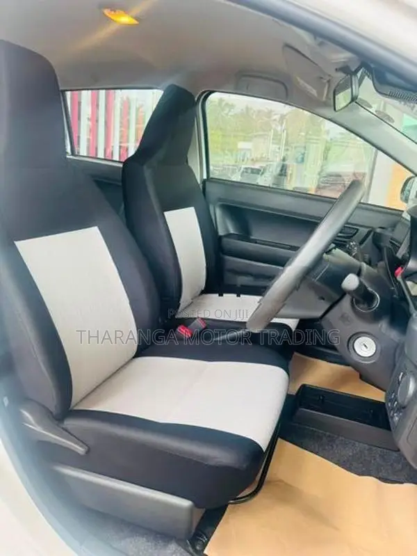 Daihatsu Mira L grade 2024