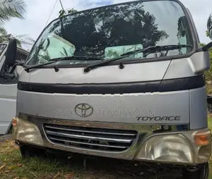 Toyota Dyna 12V Cabin