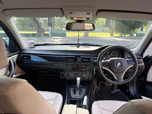BMW 320i E90 2011