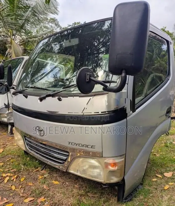 Toyota Dyna 12V Cabin
