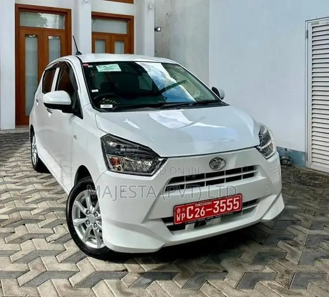 Daihatsu Mira ES 2025