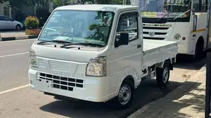Nissan Clipper NT100 2023