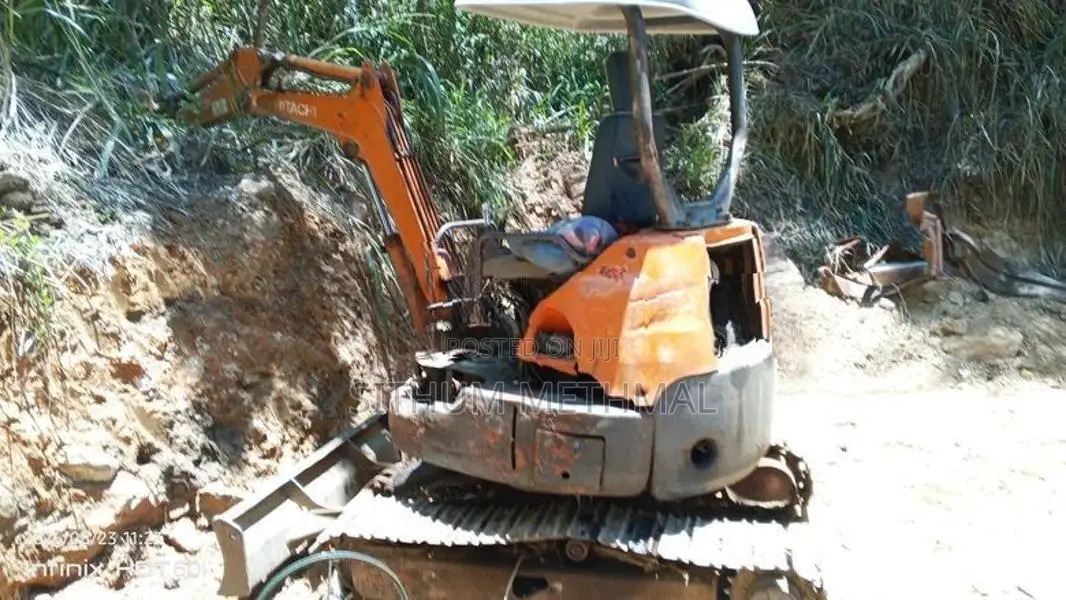 HITACHI LANDI 30 Excavator