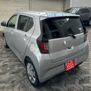 Daihatsu Mira ES 2025