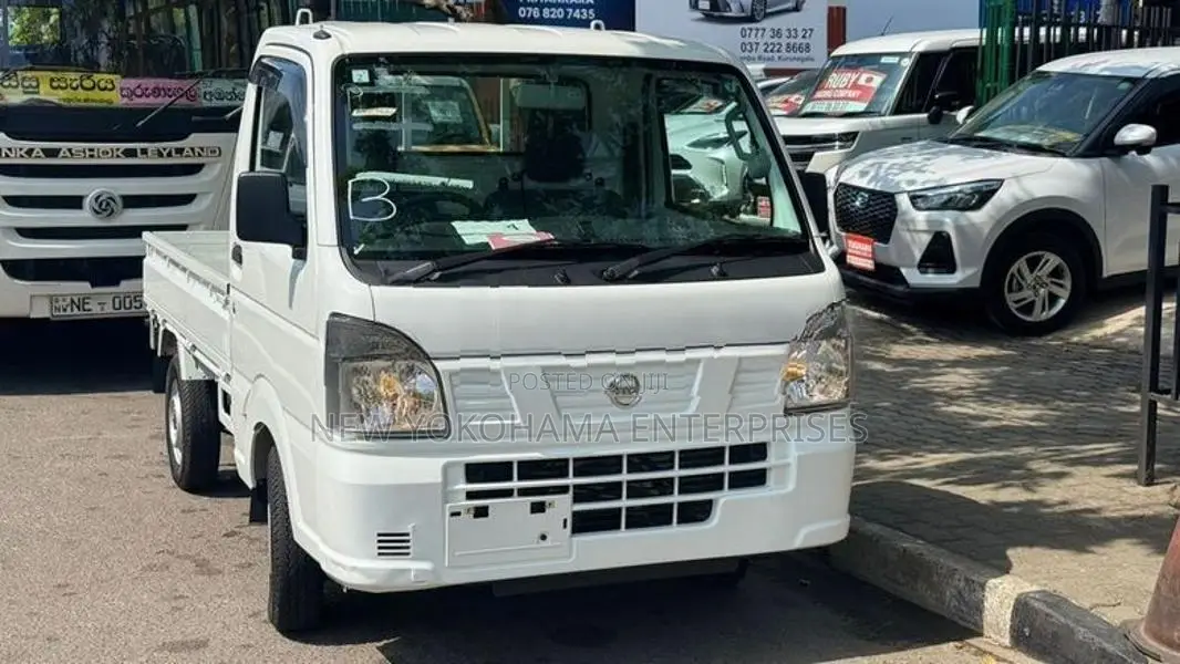 Nissan Clipper NT100 2023