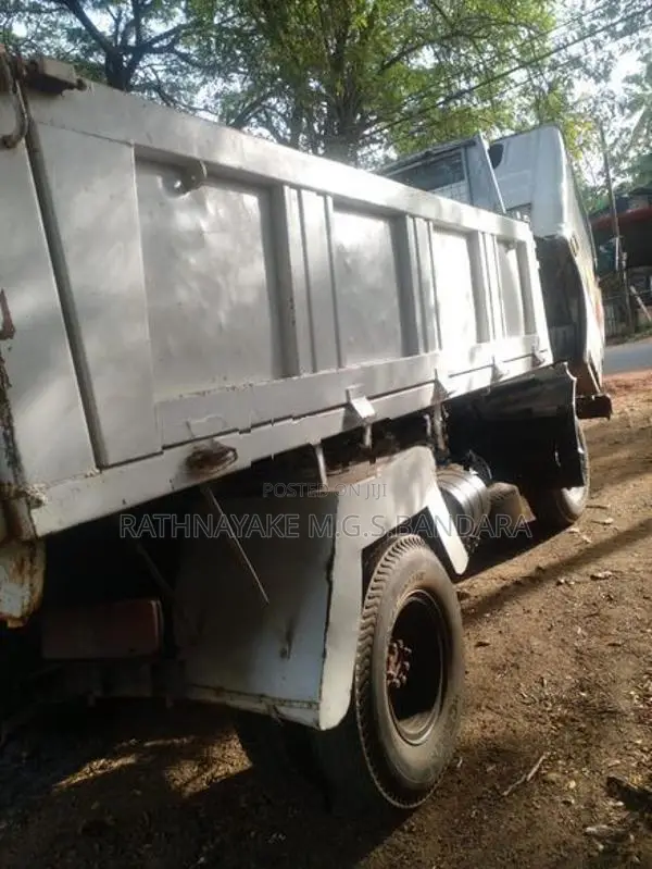 Tata Tipper 2011