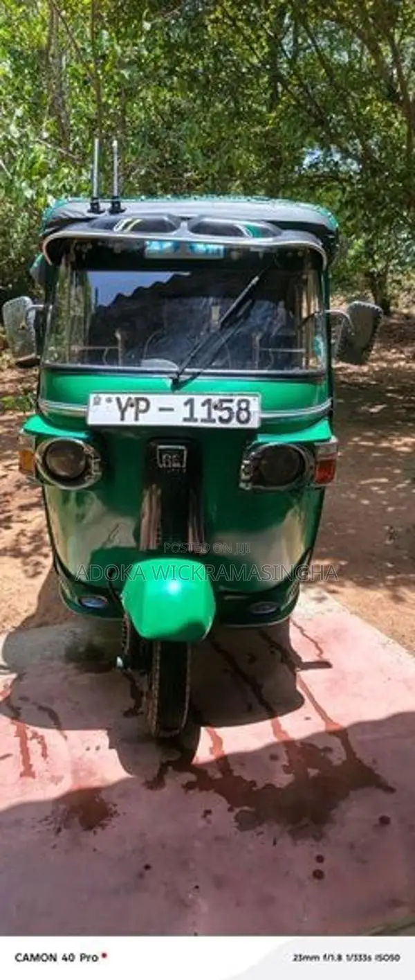 Bajaj RE 2011