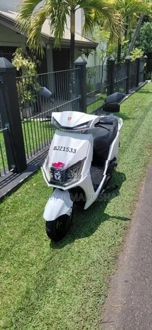 Yadea T5 2025