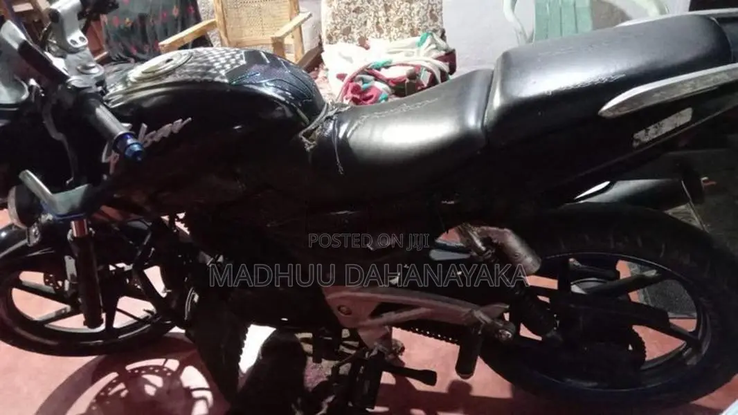 Bajaj Pulsar 180 2010