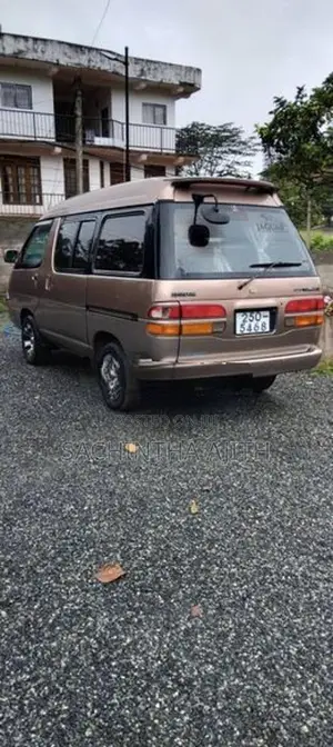 Toyota Regius 1996