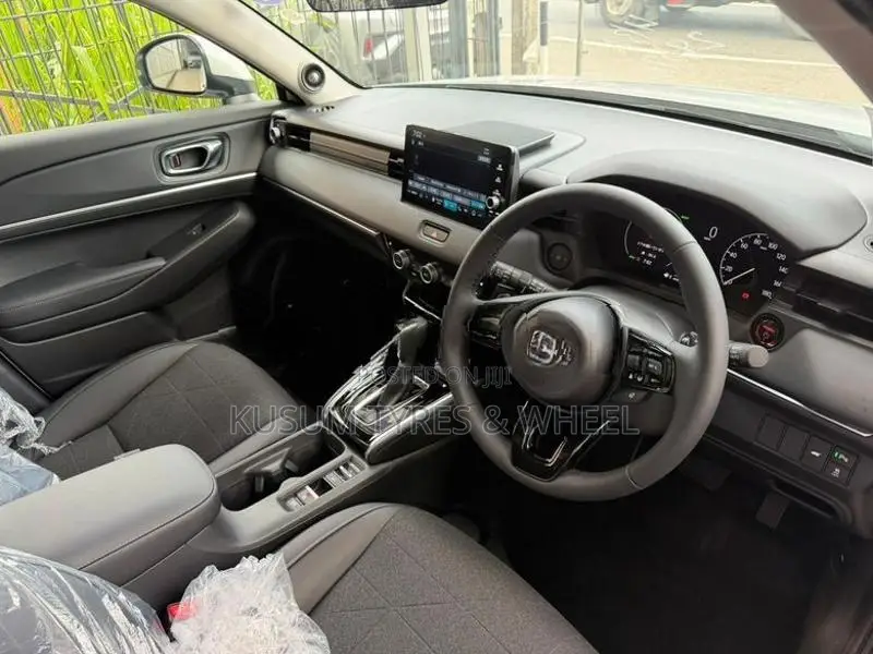 Honda Vezel Z Premium 10 SPEAKRS 2026