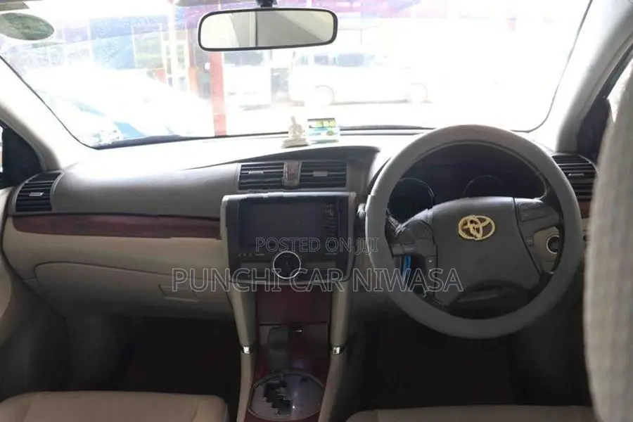 Toyota Premio 2010