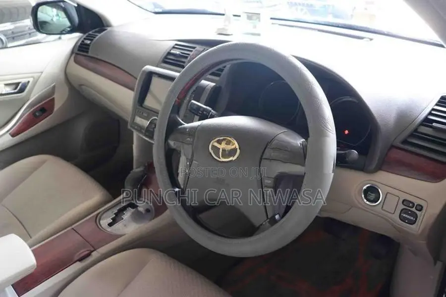 Toyota Premio 2010
