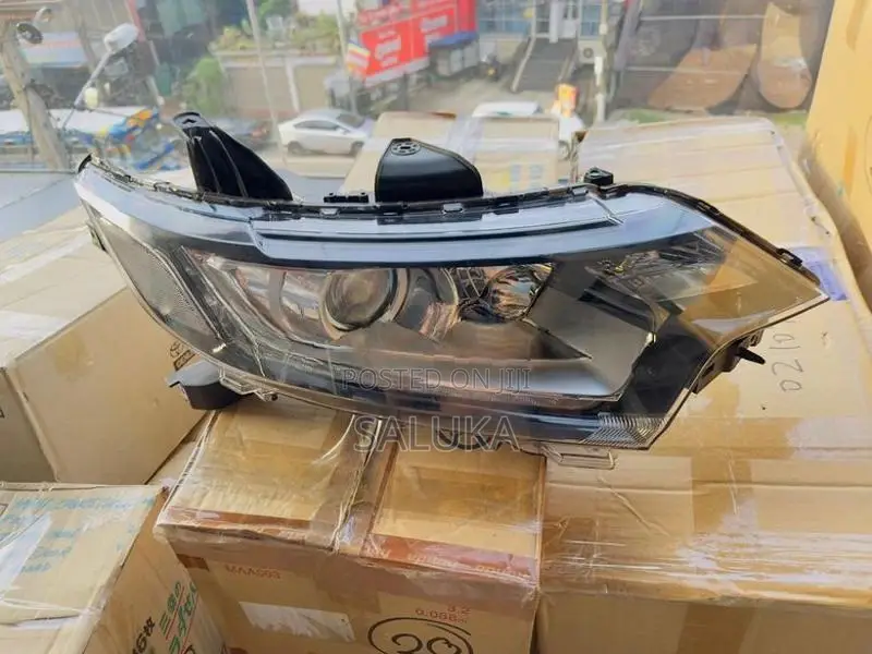 Mitsubishi GG2W Outlander Head Light