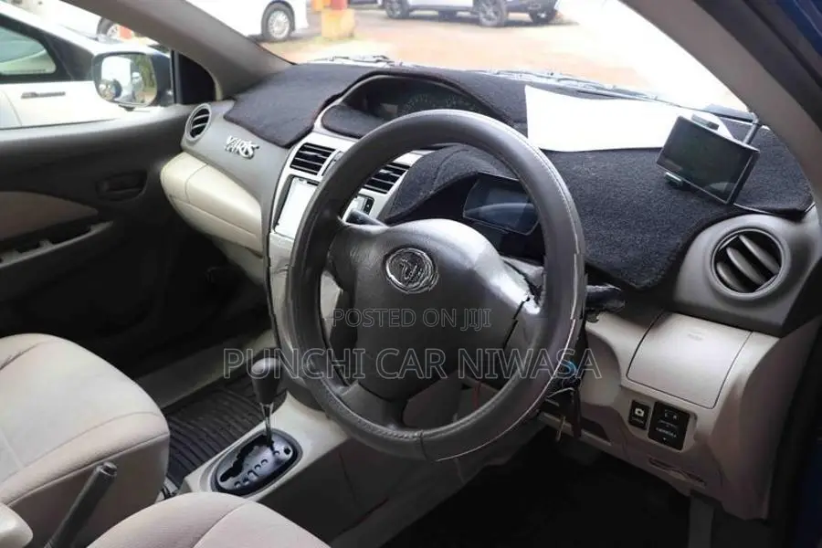 Toyota Yaris 2012