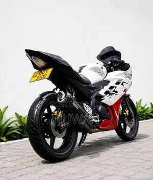 Yamaha YZF R15 2016