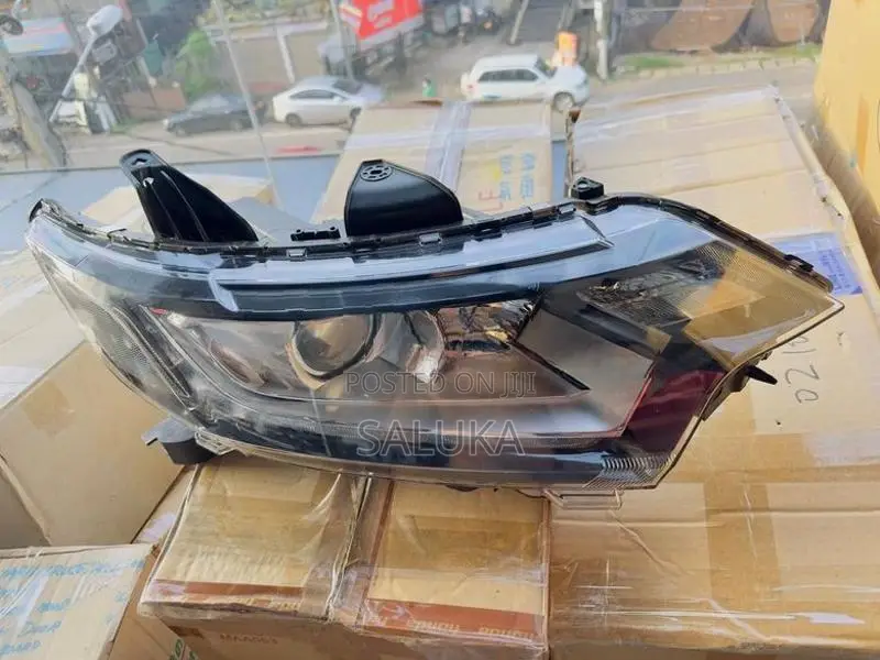 Mitsubishi GG2W Outlander Head Light