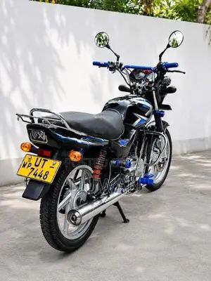 Bajaj CT100 2010