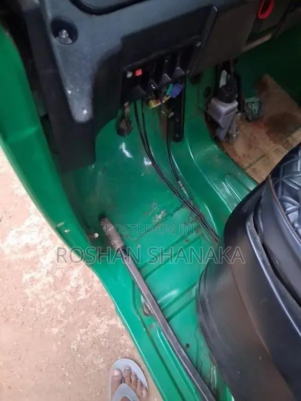 Bajaj RE Three Wheeler 2017