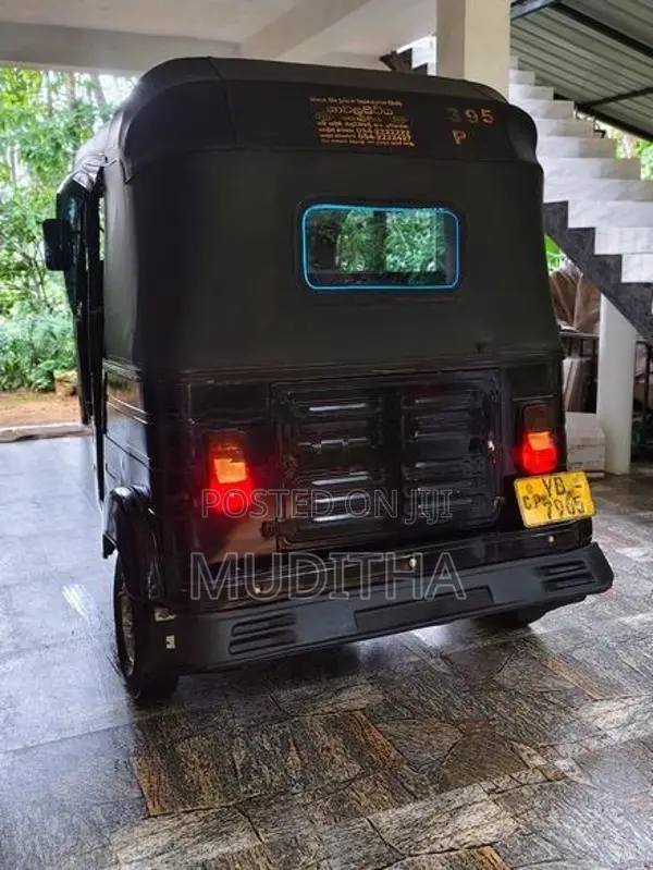 Bajaj RE 2010