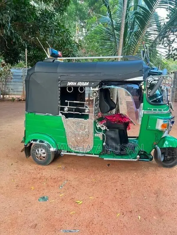 Bajaj RE 2013