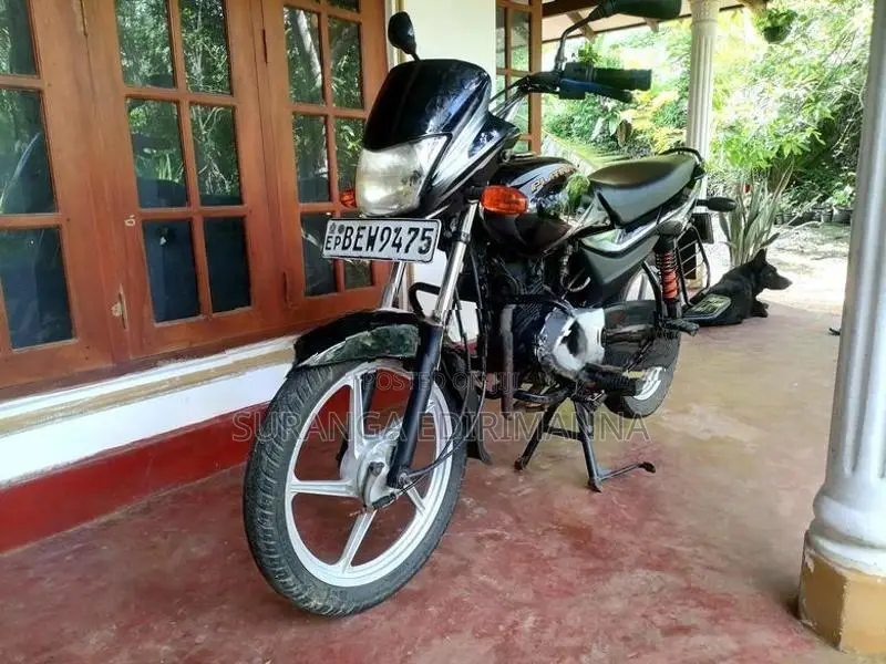 Bajaj Platina 100 2017