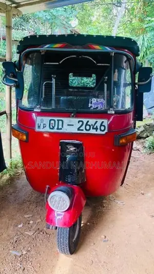Bajaj RE 2005