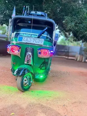 Bajaj RE 2013