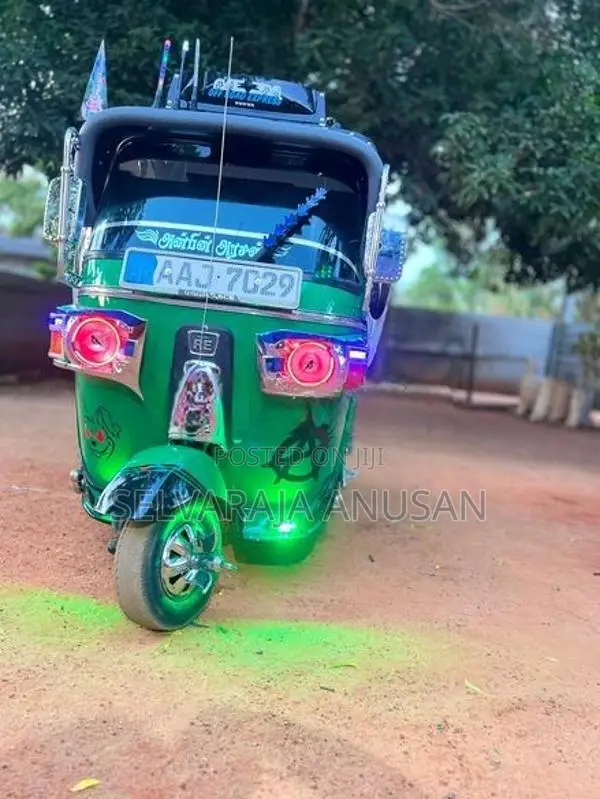 Bajaj RE 2013