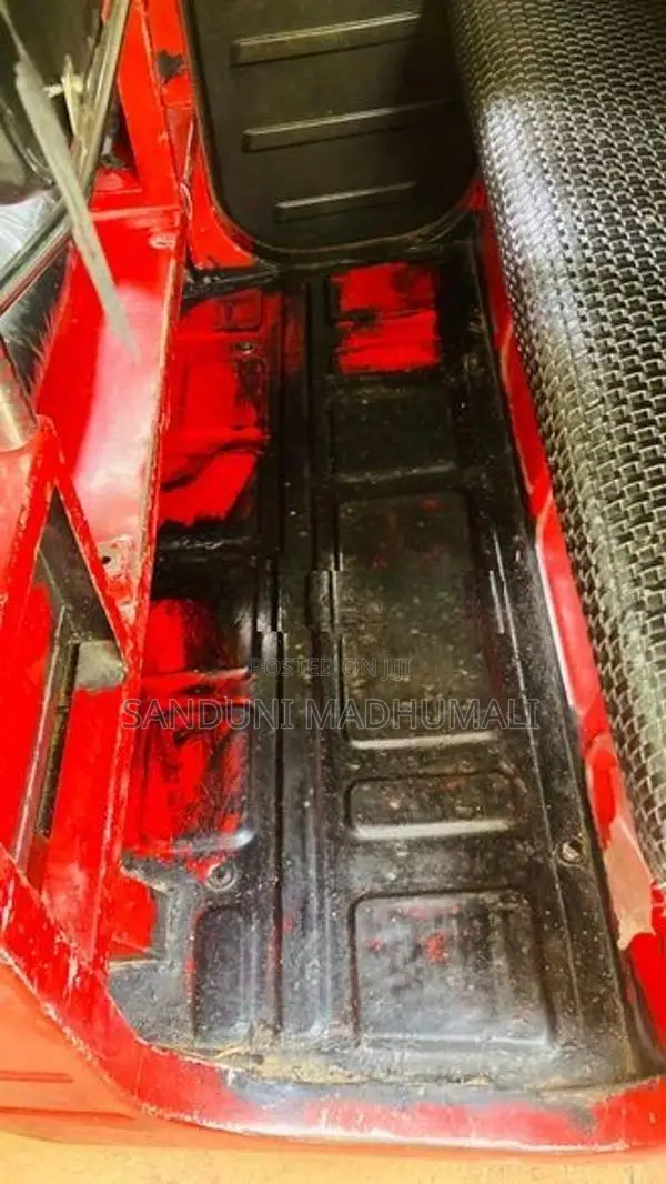 Bajaj RE 2005
