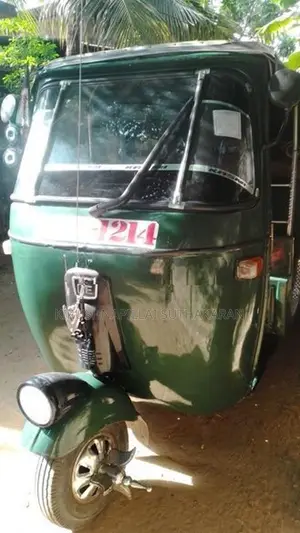 Bajaj RE 2001