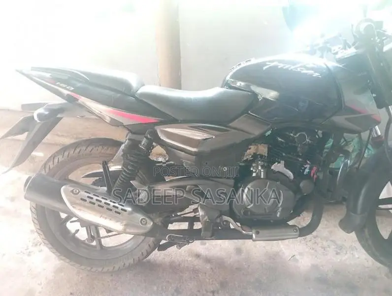 Bajaj Pulsar 180 2015