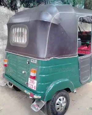 Bajaj RE 2001