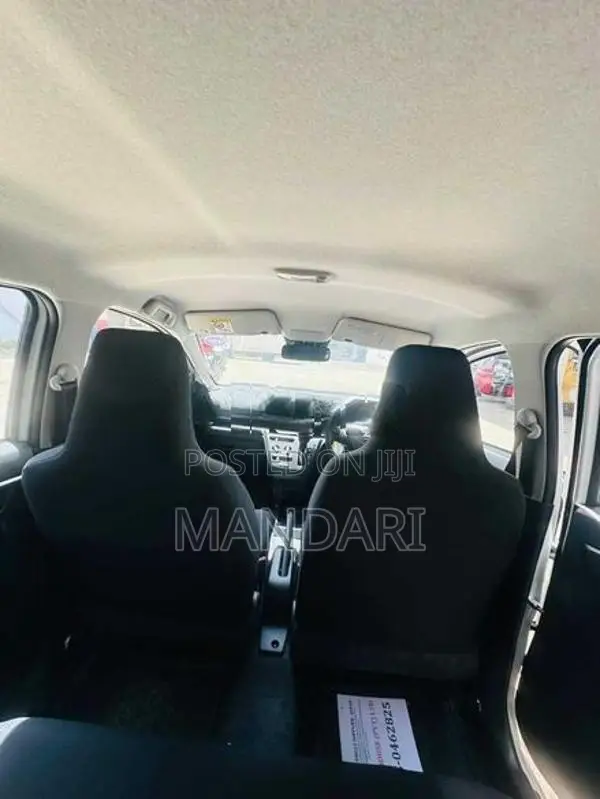Daihatsu Mira 2019